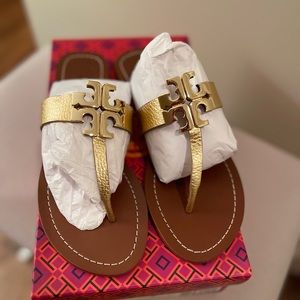 Tory Burch Moore Sandals in Gold Metallic, Size 8